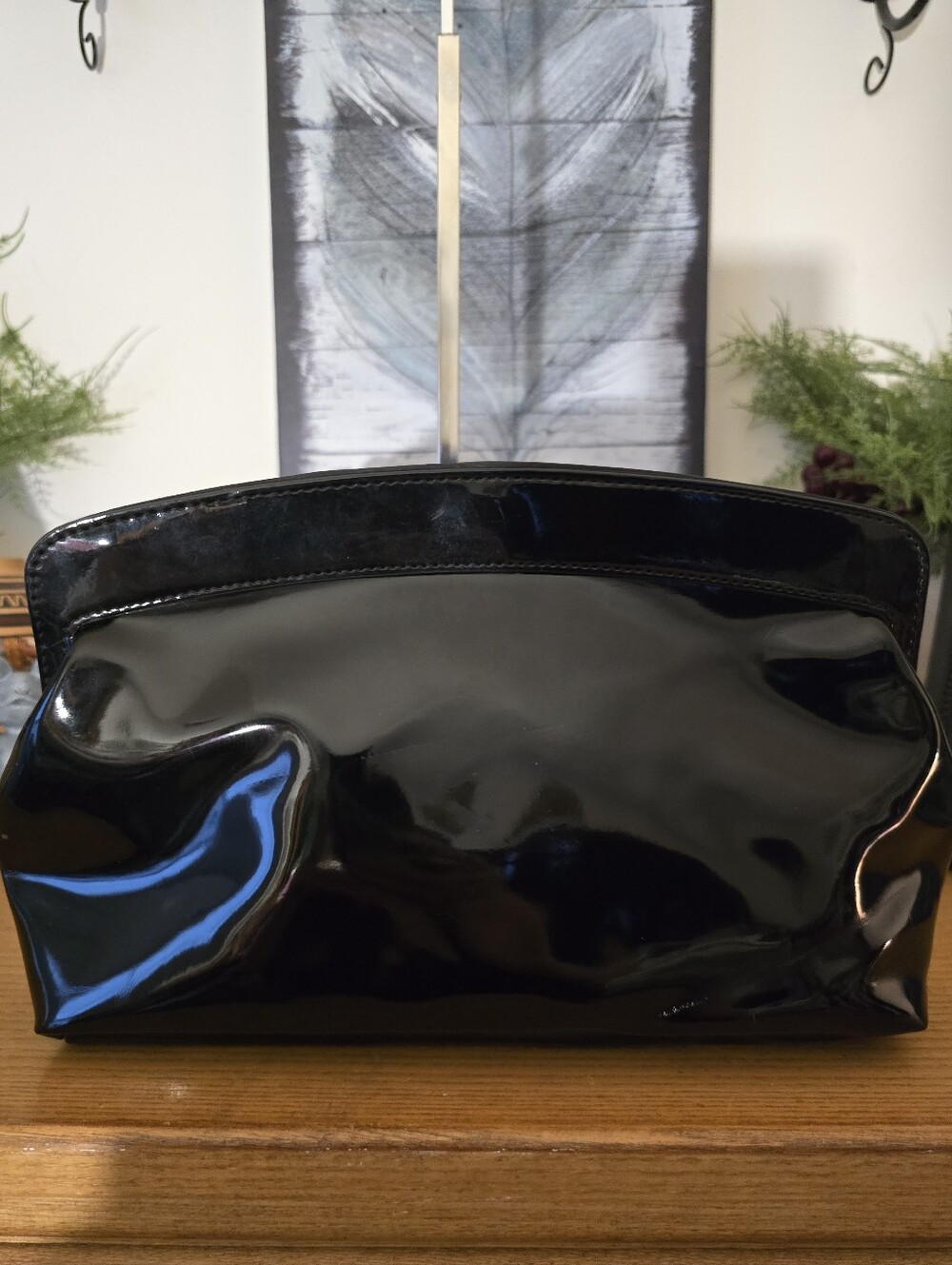 Dior Beaute Black Patent Cosmetic Pouch/Clutch With Magnetic Closure.  EUC - Picture 3 of 8